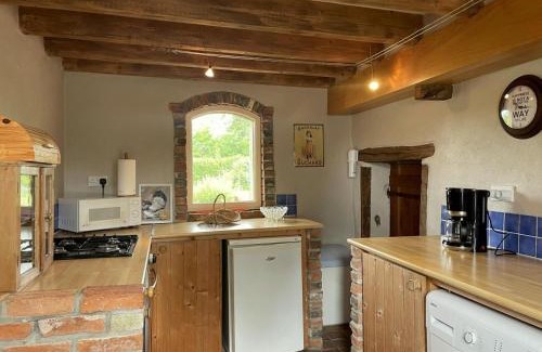 Lurcy-Levis House | Fermette restaurée au calme avec climatisation et jardin - FR-1-489-580