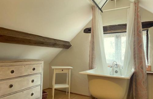 Lurcy-Levis House | Fermette restaurée au calme avec climatisation et jardin - FR-1-489-580