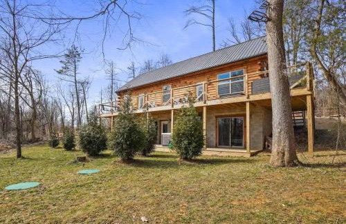 McArthur House | Fern Woods A modern take on Hocking Hills cabins