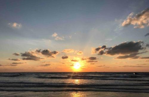 Cavelossim House | Fernandes Homestay- Apartment near the beach- Feliz