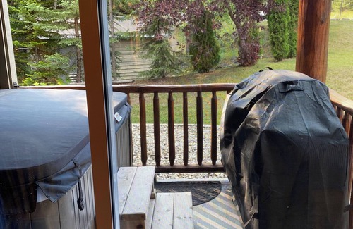 East Kootenay Condo | Fernie Ski-In Condo, 2 bed, 2 bath, with private hot tub and BBQ.