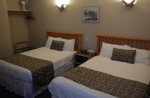 East Kootenay Hotel | Fernie Slopeside Lodge