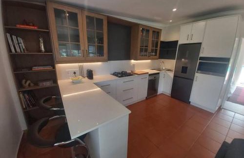 Greater Johannesburg Metropolitan Area Apartment | Fernpark Cottage, fresh & modern