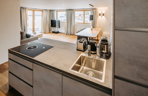 Lech am Arlberg Hotel | Fernsicht Alpen-Apartments