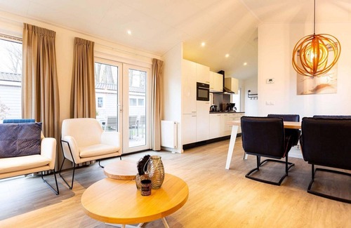 Lunteren Ski Chalet | ✓ Ferox with a disability at Landgoed de Scheleberg ✓ Holiday home for 4 persons ✓ Situated in Lunteren (Gelderland) ✓ Holiday park at the Veluwe ✓ Book directly at the park