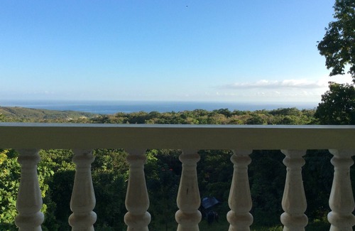 Discovery Bay Apartment | Few minutes drive from the beach