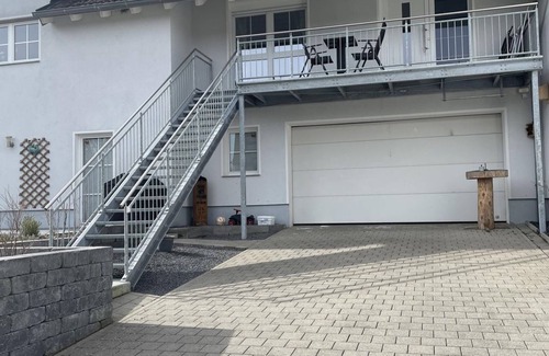 Hinzert-Polert Apartment | Fewo Brunnenblick - Appartement/fewo, Dusche, WC, 1 Schlafraum