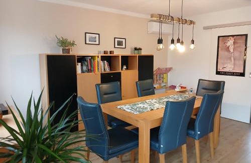 Altlussheim Apartment | Fewo Gartenblick Altlußheim - Netflix- parken - Küche - Klimaanlage - Shuttle zum Hockenheimring