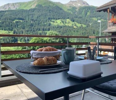 Klosters Dorf Apartment | FeWo Gotschna Haus Bargis