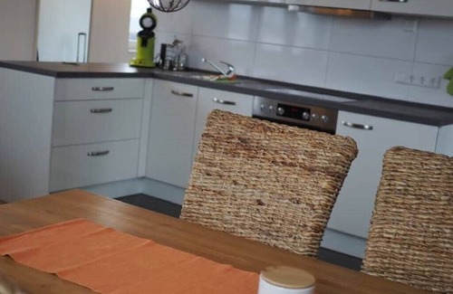 Teningen Apartment | Fewo Hinundweg-süd mit Elzblick, Nahe Kaiserstuhl