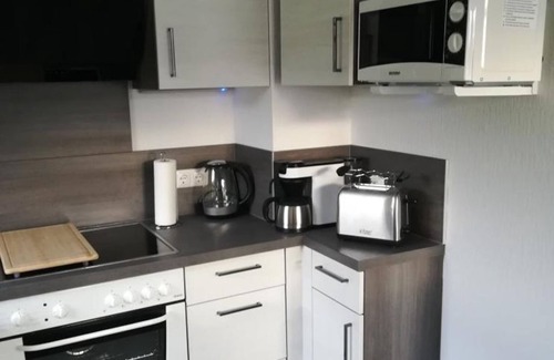 Hellenhahn-Schellenberg Apartment | Fewo Schellenberg* - apartment/apartment, shower and bath, WC, 1 bedroom