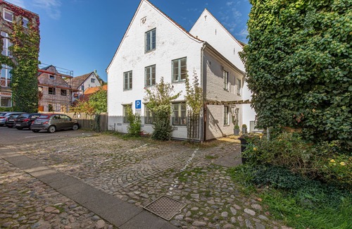 Flensburg Apartment | fewo1846 - Hugo Eckener/centrally located maisonette apt. on the 1st floor