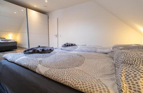 Lieser Apartment | Fewomo, Historisches Moselflair Apartment, 6 Personen, Stilvoll & Komfortabel für deinen Urlaub