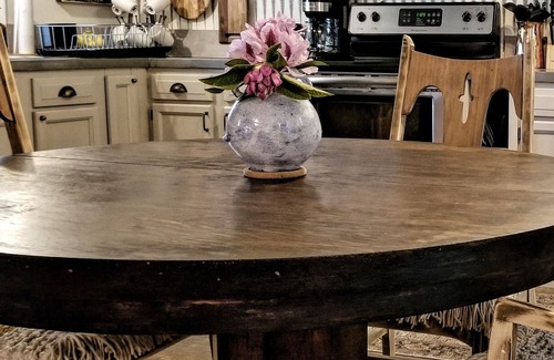 Glade Spring Apartment | FIDDLEHEAD LOFT🌿 Peaceful & charming space 1.4 miles from I-81, Exit 29.