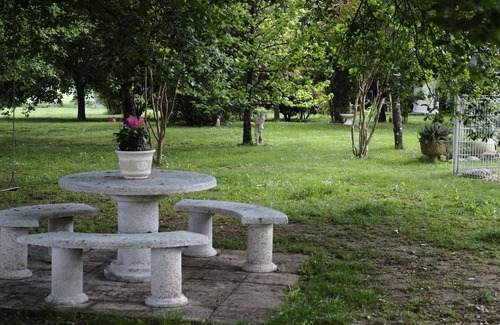 Saint-Avit-Saint-Nazaire Cottage | FIELD OF CYPRES POOL BOULODROME etc .