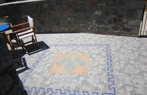 Mavrikiano House | Fig Leaf House