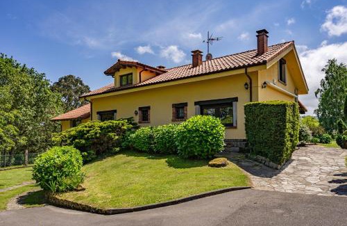 Quintueles House | Figares, casa con piscina