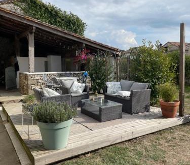 Margueron Bed & Breakfast | Figtrees