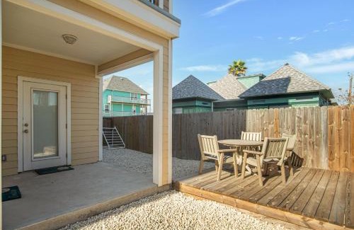 Port Aransas Apartment | Fin And Tonic