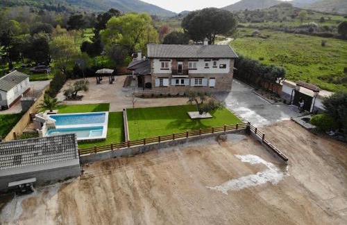 Navahondilla House | Finca Avellaneda