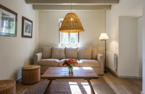 L'Avella House | Finca Can Romeu alojamiento rural entre viñedos