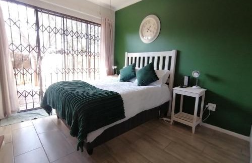 Fichardt Park Apartment | Finch & Fern Guesthouse