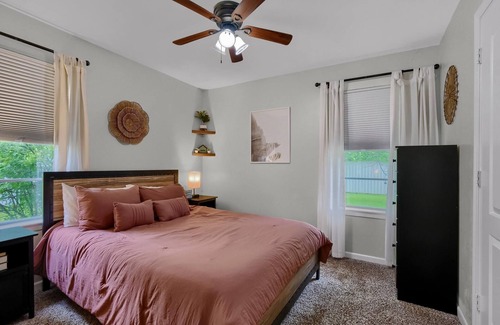 Whitesboro Bed & Breakfast | Find Peace at Charming Comfortable Downtown Home