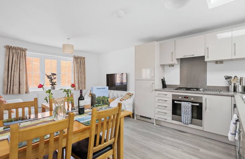 Ford Apartment | Finders Nook - Home From Home. nStay, work, rest or play near Goodwood