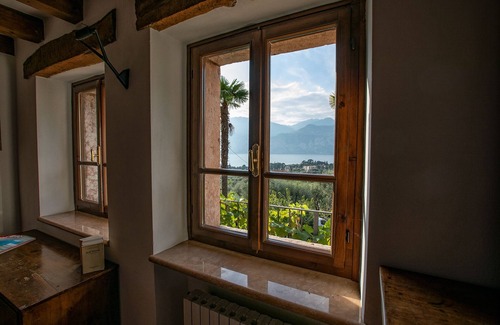 Malcesine Villa | Finely furnished farmhouse with parking, wi-fii, garden and breathtaking view!