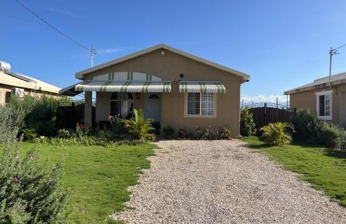 Portmore Apartment | Finest Accommodation Phoenix Park Lot 1317 Phase 4 Portmore St Catherine