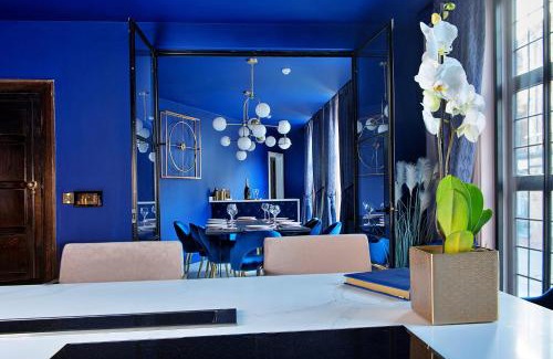 Nottingham City Centre House | Finest Retreats - Castle House Nottingham - Luxurious Hot Tub Stay