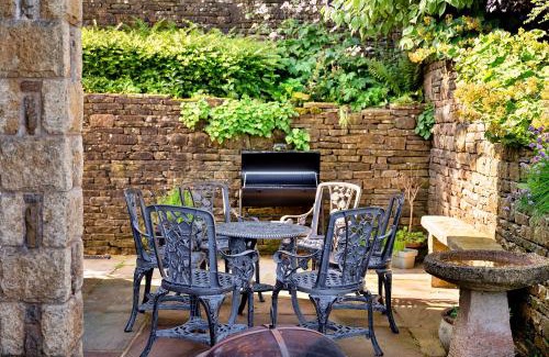 Hawes House | Finest Retreats - Loxley House