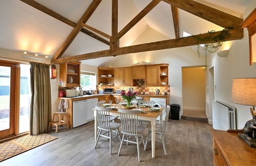 Easton Royal Cottage | Finest Retreats | The Burrow at Conygre Farm