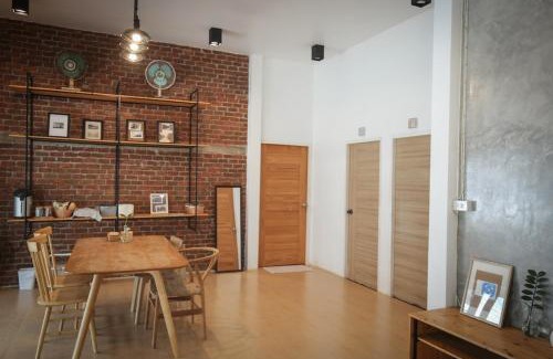 Chiang Khan Hotel | FineUpHome บ้านพักเหมาหลัง 3 ห้องนอน 2 ห้องน้ำ ห้องครัว ห้องรับแขก ห้องรับประทานอาหาร พร้อมสระว่ายน้ำส่วนตัว