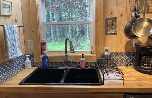 Ferrum Cabin | Finn’s Folly: a Private Cabin right off the Parkway