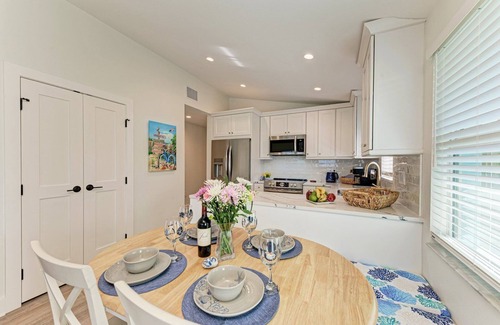 Ilexhurst House | Fins to the Left: Gulf of Mexico! On Beach!