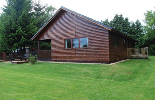 Murthly Ski Chalet | Fir Tree Lodge - Pondfauld Holidays PK11988P