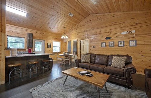 Broken Bow Cabin | Firefly at Lazy River Cabins on Mt Fork River