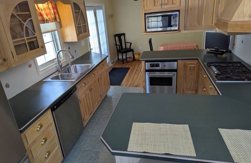 Norma House | Firefly Cottage Charming 2-bedroom home in Pittsgrove close to Parvin State Park