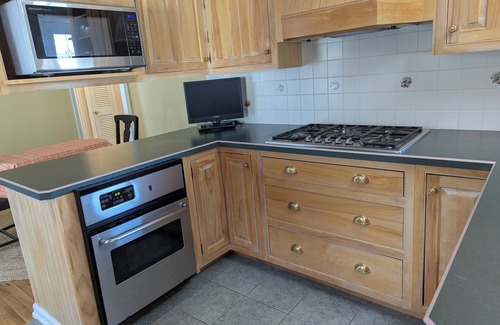 Norma House | Firefly Cottage Charming 2-bedroom home in Pittsgrove close to Parvin State Park