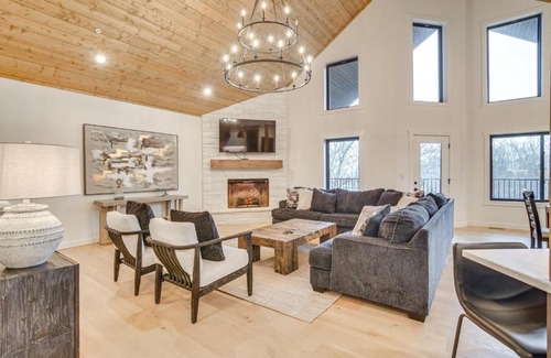 Indian Point House | Fireplace and Lake Access Waterfront Branson Escape