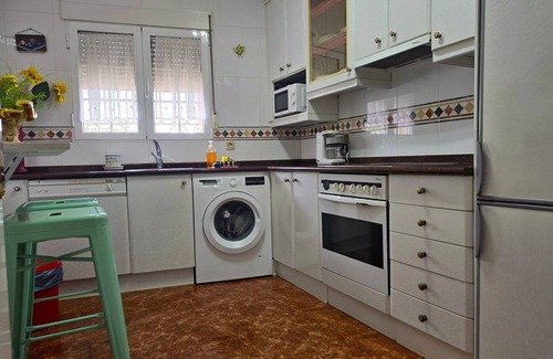 Revenga House | Fireplace, garden, bbc, wifi 1 h from Madrid Entre Acebedas Accommodations