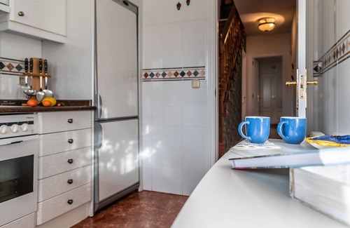 Revenga House | Fireplace, garden, bbc, wifi 1 h from Madrid Entre Acebedas Accommodations