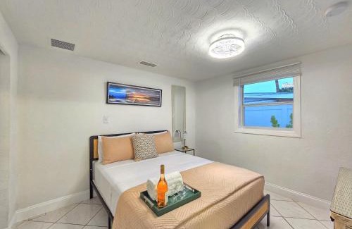 Town N County Park Apartment | First Class Landing, 2BR, 7 TPA Airport, AC, Free Pkng, Wine, Fast Wi-Fi