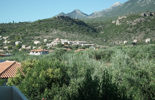Lefktron Apartment | First floor apartment with beautiful mountain and sea view near the sea