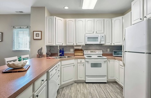 Lewes Condo | First Floor Condo in the Summerlyn with Community Pool