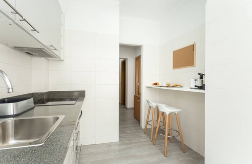 Penha de Franca Apartment | First House Lisbon (Bus on door)