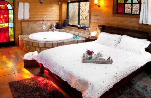 Amirim Ski Chalet | First Light Cabins