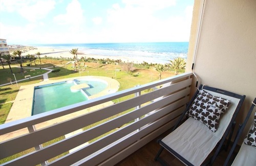 Molinell Apartment | FIRST LINE BEACH APARTMENT WITH SEA VIEWS. WIFI.
