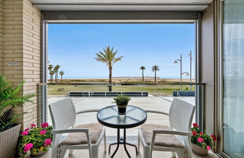 Comarruga Apartment | FIRST LINE BEACH: "LA CALMA" APARTMENT. OCEANFRONT!